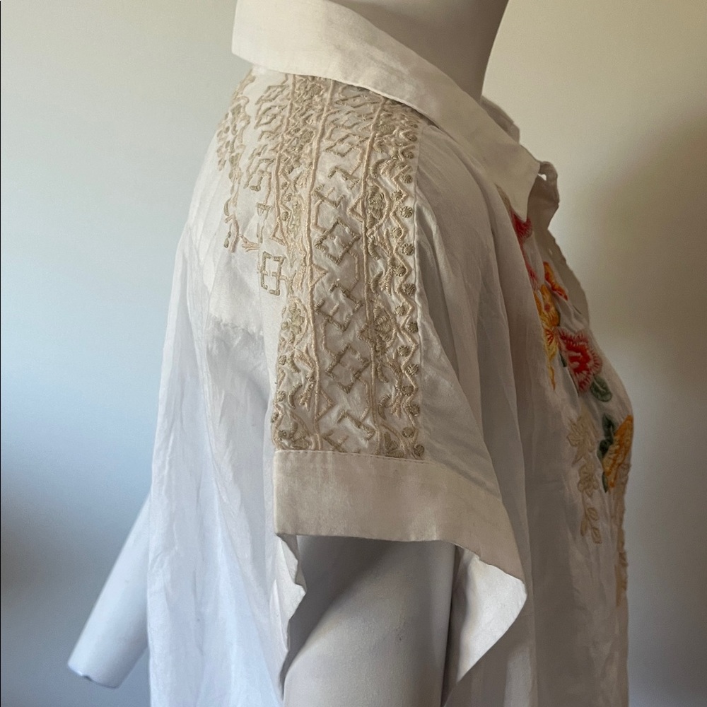 Karyn Seo Anni Cotton Embroidered Point Collar Short Sleeve Blouse - Picture 8 of 14
